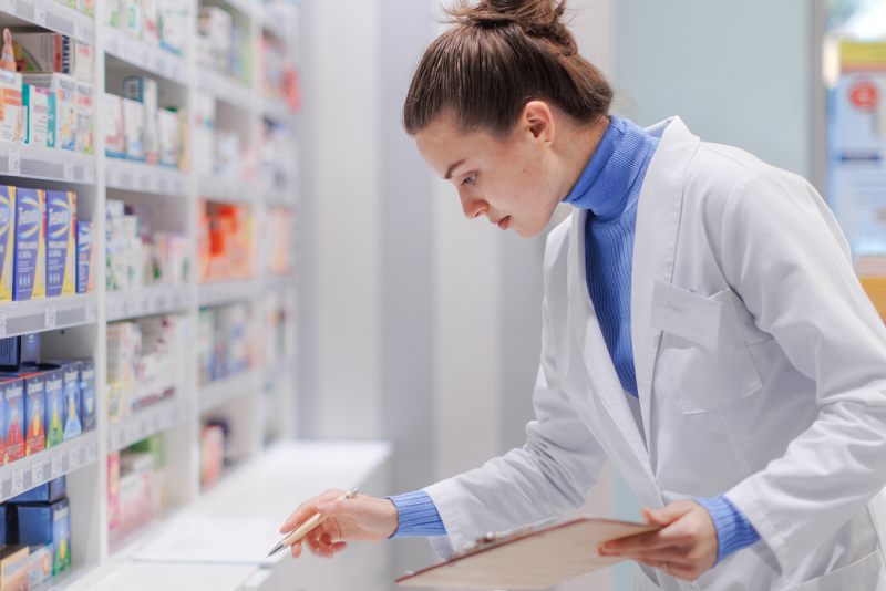 Luxury Walk-in Closets for Pharmacist